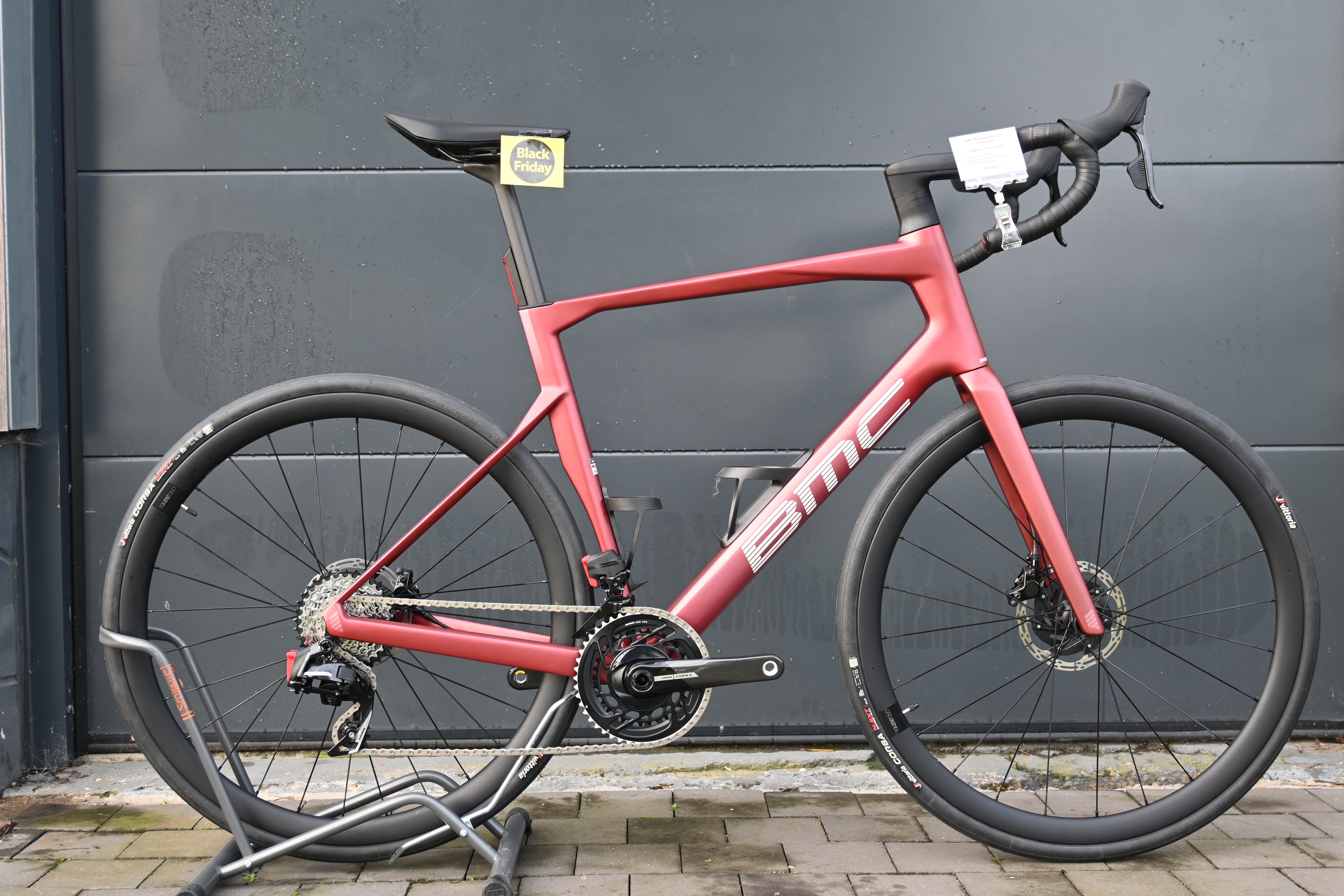 Fiche produit du BMC BMC Roadmachine 01 - THREE - 2025 - Taille XL 